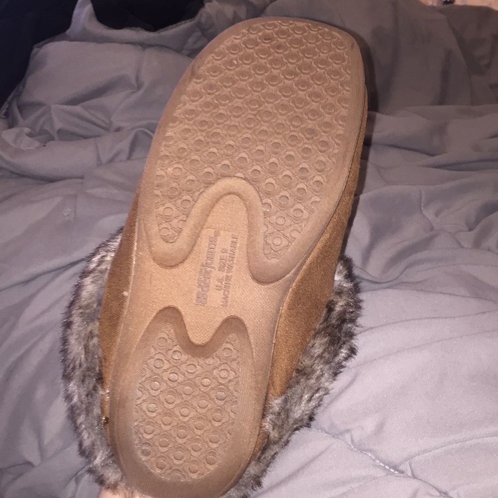 Slippers - Picture 3 of 5